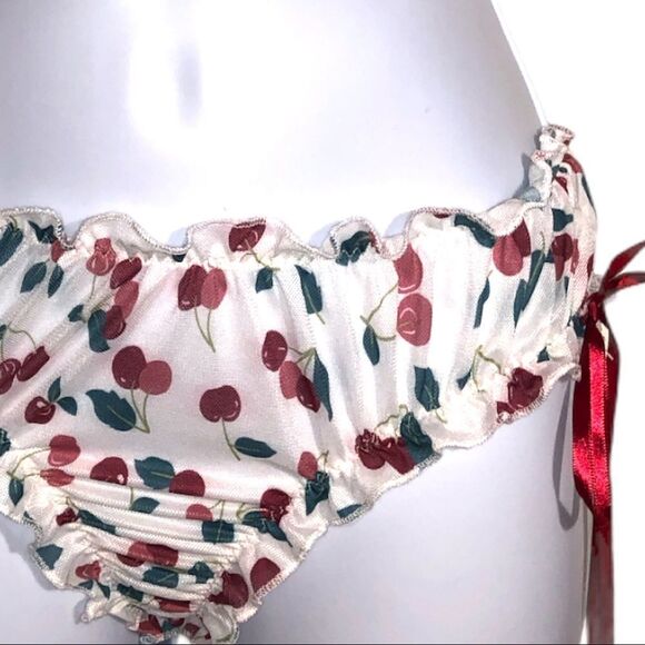 Cute white panties with cherry design and side tie - Picture 4 of 7